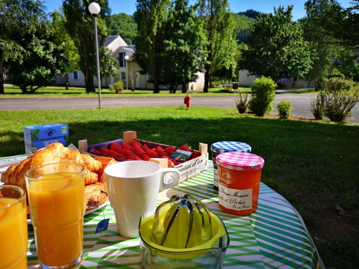 La Maison Bleue, Village Vacances, Piscine, Parking Сен-Женье-д'Оль Экстерьер фото